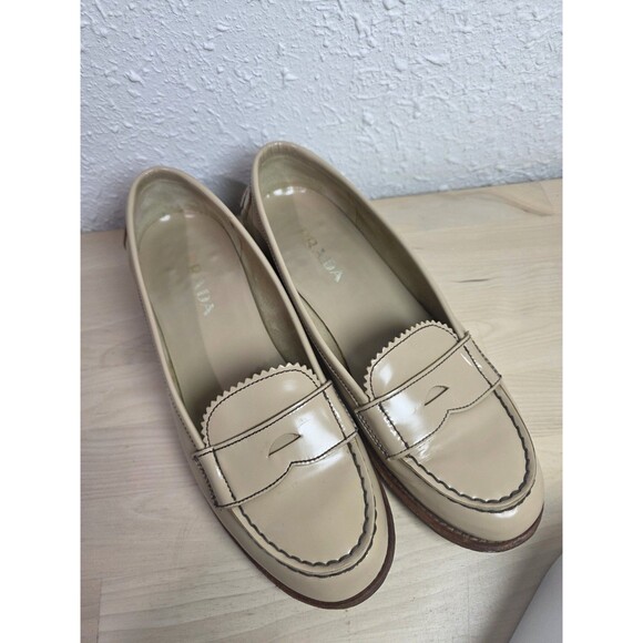 Ladies PRADA Leather Beige Colored Loafers Sz 35.5 US 5- Italy - Picture 3 of 13